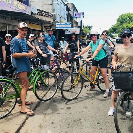 Kingfisher Hostel Anuradhapura Dış mekan fotoğraf