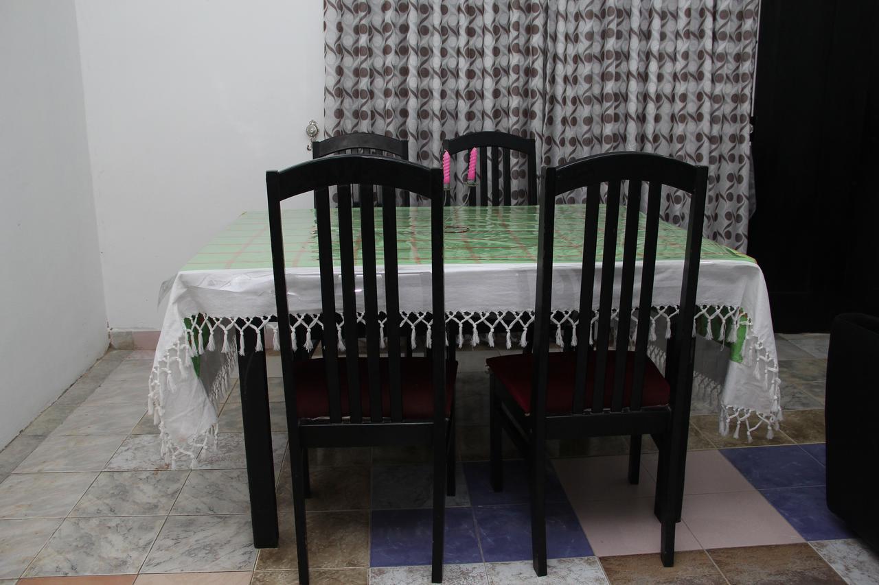 Kingfisher Hostel Anuradhapura Dış mekan fotoğraf